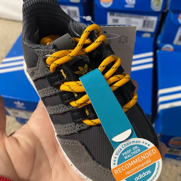 Adidas kids running shoes super comfortable oritq - Picture 2 of 8